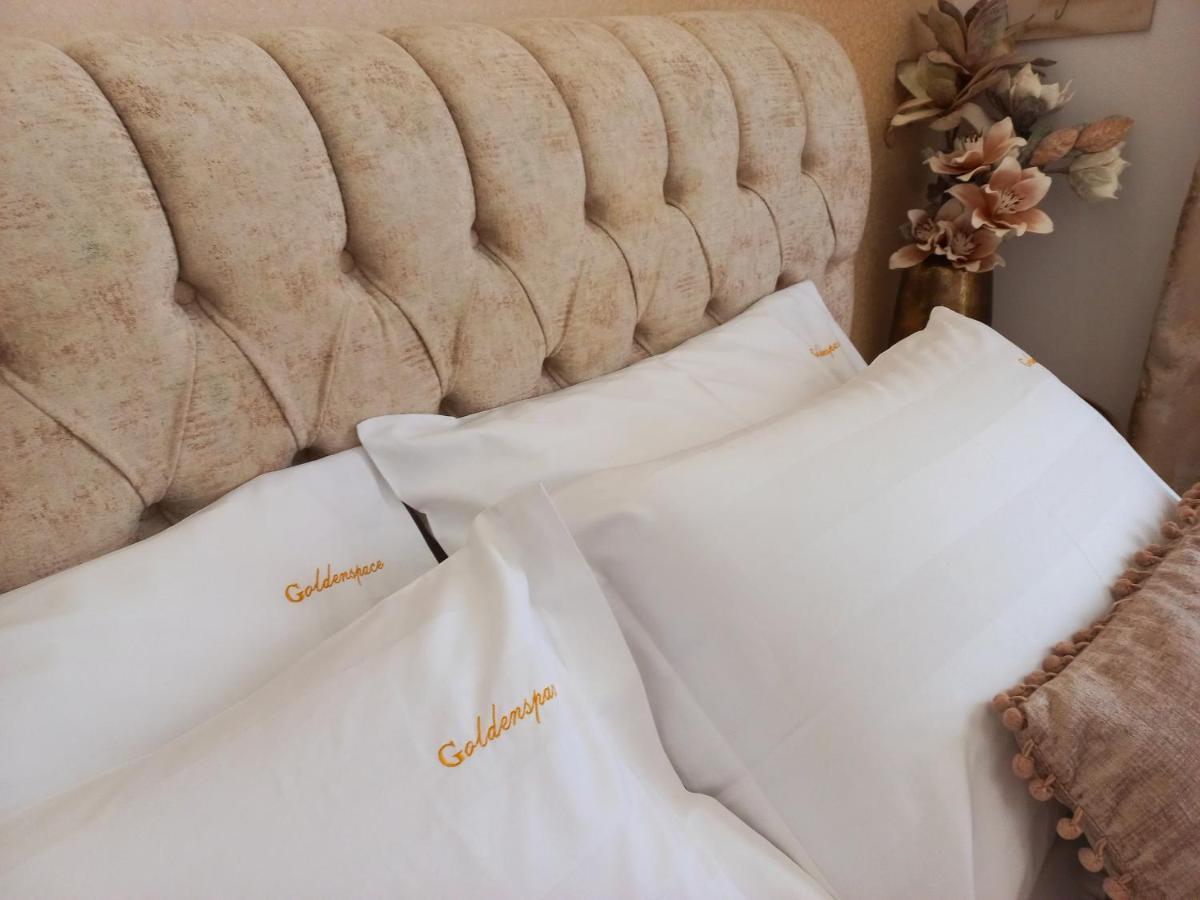 וולוס Goldenspace Exquisite Suite Near The Port מראה חיצוני תמונה